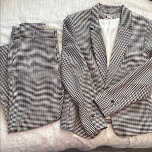 Classic Black and White Houndstooth Women’s Pant Suit